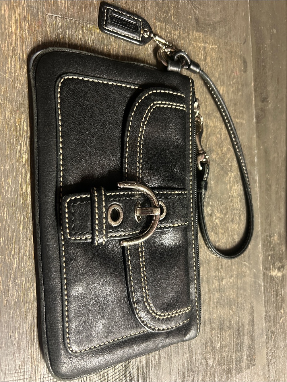 Vintage Y2K Coach SoHo wristlet leather
